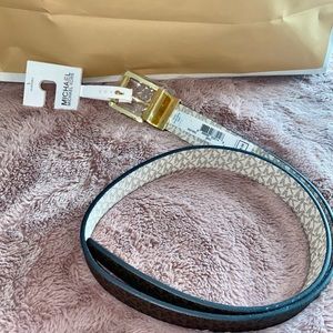 SOLD (cross posted) MICHAEL KORS twist reversible belt SMALL NEW